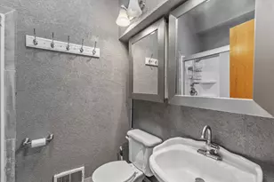 5445 S Nicholson Ave, Cudahy, WI 53110 - Photo 12