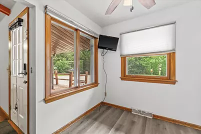 5445 S Nicholson Ave, Cudahy, WI 53110 - Photo 8