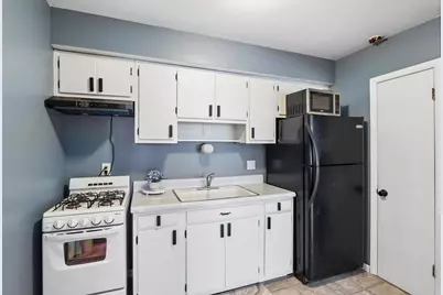 3119 S 122nd St #5, West Allis, WI 53227 - Photo 6