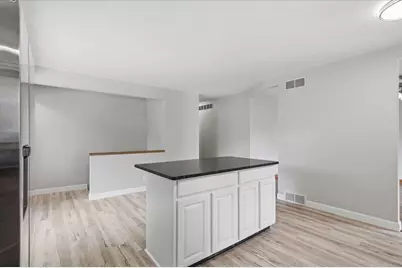 5847 N 113th St, Milwaukee, WI 53225 - Photo 10