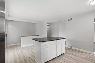 5847 N 113th St, Milwaukee, WI 53225 - Photo 10