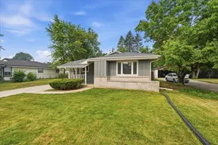 5847 N 113th St, Milwaukee, WI 53225 - Photo 2