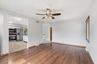 5847 N 113th St, Milwaukee, WI 53225 - Photo 6