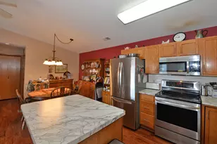 1117 N Sunnyslope Dr, Racine, WI 53406 - Photo 6