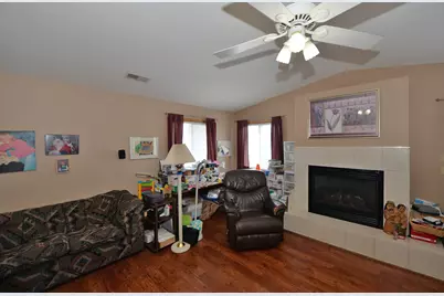 1117 N Sunnyslope Dr #202, Racine, WI 53406 - Photo 10