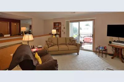 1117 N Sunnyslope Dr #202, Racine, WI 53406 - Photo 2
