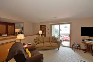 1117 N Sunnyslope Dr, Racine, WI 53406 - Photo 2