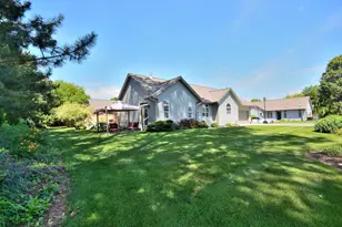 W232N3011 Emerald Ln, Pewaukee, WI 53072 - Photo 30