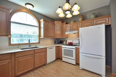W232N3011  Emerald Ln #A, Pewaukee, WI 53072 - Photo 12