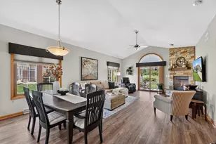 W162N5533 Westwind Dr, Menomonee Falls, WI 53051 - Photo 4