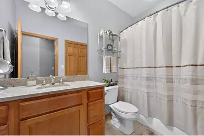 W162N5533  Westwind Dr, Menomonee Falls, WI 53051 - Photo 12