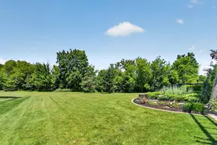 W162N5533 Westwind Dr, Menomonee Falls, WI 53051 - Photo 28