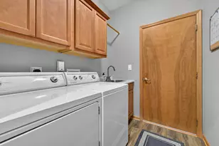 W162N5533 Westwind Dr, Menomonee Falls, WI 53051 - Photo 26