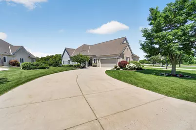 W162N5533  Westwind Dr, Menomonee Falls, WI 53051 - Photo 32
