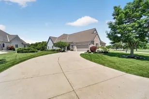 W162N5533 Westwind Dr, Menomonee Falls, WI 53051 - Photo 32