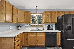 720 Timberline Trail, Hartford, WI 53027 - Photo 6