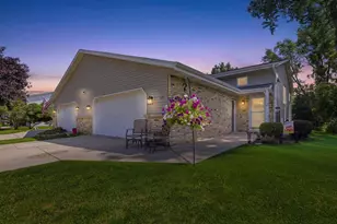 720 Timberline Trail, Hartford, WI 53027 - Photo 1