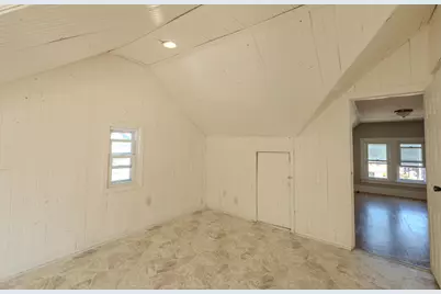 3107 S 12th St, Milwaukee, WI 53215 - Photo 28
