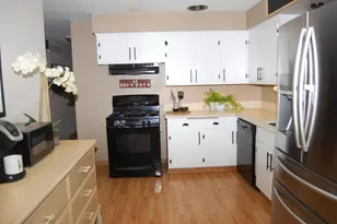 4456 N 107th St, Wauwatosa, WI 53225 - Photo 8