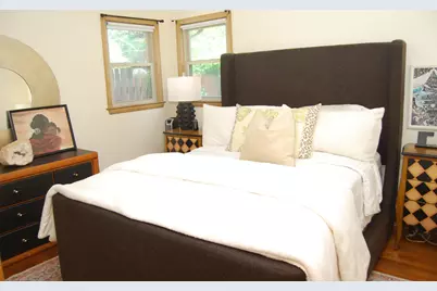 4456  N 107th St, Wauwatosa, WI 53225 - Photo 12