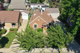 2405 Erie St, Racine, WI 53402 - Photo 4
