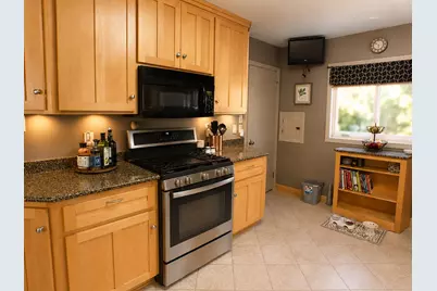 2405  Erie St, Racine, WI 53402 - Photo 12
