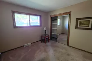3415 W Cold Spring Rd, Greenfield, WI 53221 - Photo 12