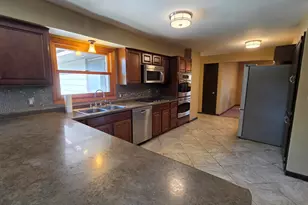 3415 W Cold Spring Rd, Greenfield, WI 53221 - Photo 6