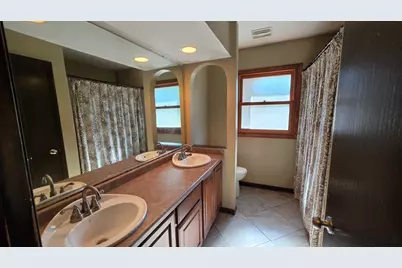 3415 W Cold Spring Rd, Greenfield, WI 53221 - Photo 10