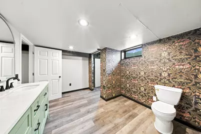 5782 S New York Ave, Cudahy, WI 53110 - Photo 40