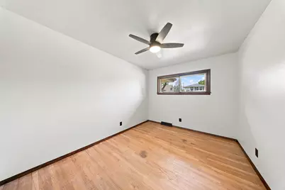 5782 S New York Ave, Cudahy, WI 53110 - Photo 18