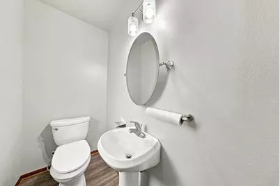 5782 S New York Ave, Cudahy, WI 53110 - Photo 16