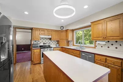149  Hickory Dr, Delafield, WI 53018 - Photo 12