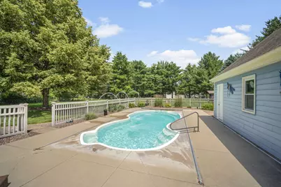 149  Hickory Dr, Delafield, WI 53018 - Photo 38