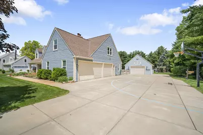149  Hickory Dr, Delafield, WI 53018 - Photo 36