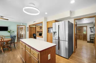 149 Hickory Dr, Delafield, WI 53018 - Photo 14