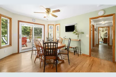 149  Hickory Dr, Delafield, WI 53018 - Photo 10