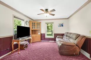 149 Hickory Dr, Delafield, WI 53018 - Photo 6