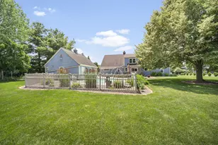 149 Hickory Dr, Delafield, WI 53018 - Photo 42