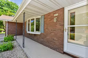 1075 S Silverbrook Dr, West Bend, WI 53095 - Photo 24