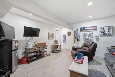 183  Pine Ridge Ct, Mishicot, WI 54228 - Photo 6