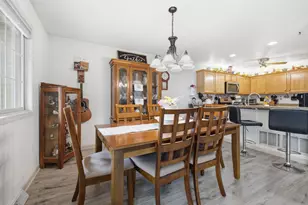 183 Pine Ridge Ct, Mishicot, WI 54228 - Photo 4