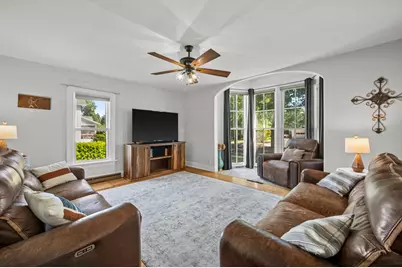 319 E Lake St, Lake Mills, WI 53551 - Photo 10