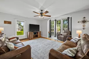 319 E Lake St, Lake Mills, WI 53551 - Photo 10