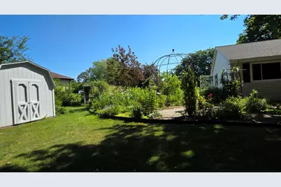 W174N7505  Joanne Dr, Menomonee Falls, WI 53051 - Photo 18