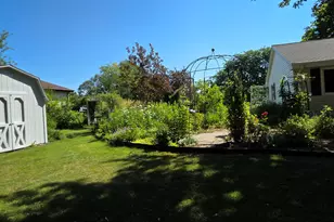 W174N7505 Joanne Dr, Menomonee Falls, WI 53051 - Photo 18