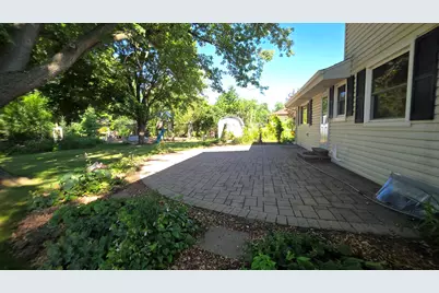 W174N7507  Joanne Dr, Menomonee Falls, WI 53051 - Photo 22
