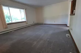 W174N7507 Joanne Dr, Menomonee Falls, WI 53051 - Photo 12