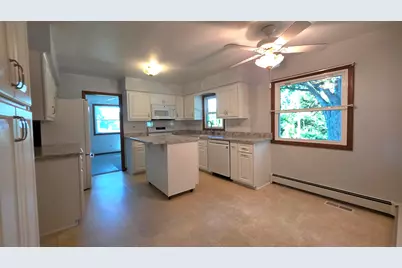 W174N7507  Joanne Dr, Menomonee Falls, WI 53051 - Photo 10