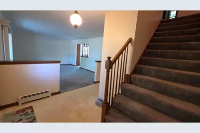 W174N7505  Joanne Dr, Menomonee Falls, WI 53051 - Photo 10